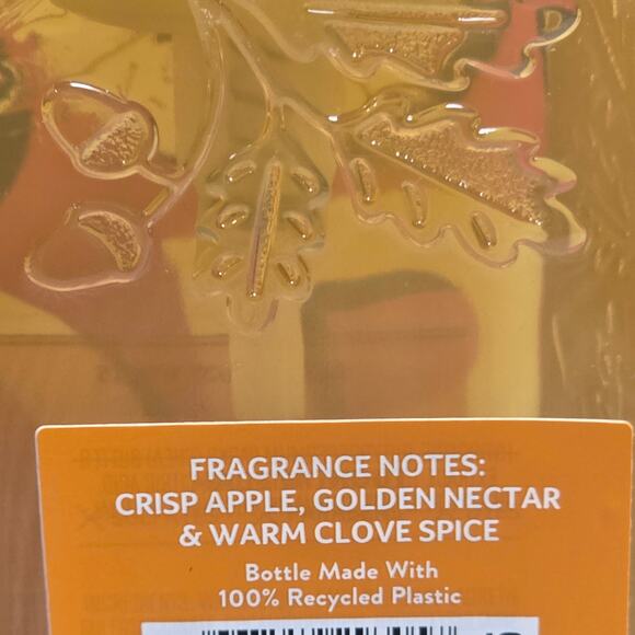 BBW Leaves Gentle & Clean Foaming Hand Soap Decorative Autumn Fall Dispenser - Picture 2 of 2